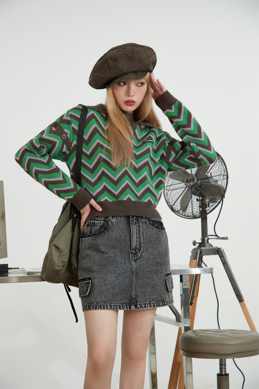 CHUU Zig Zag Colored Stripe Knit Sweater