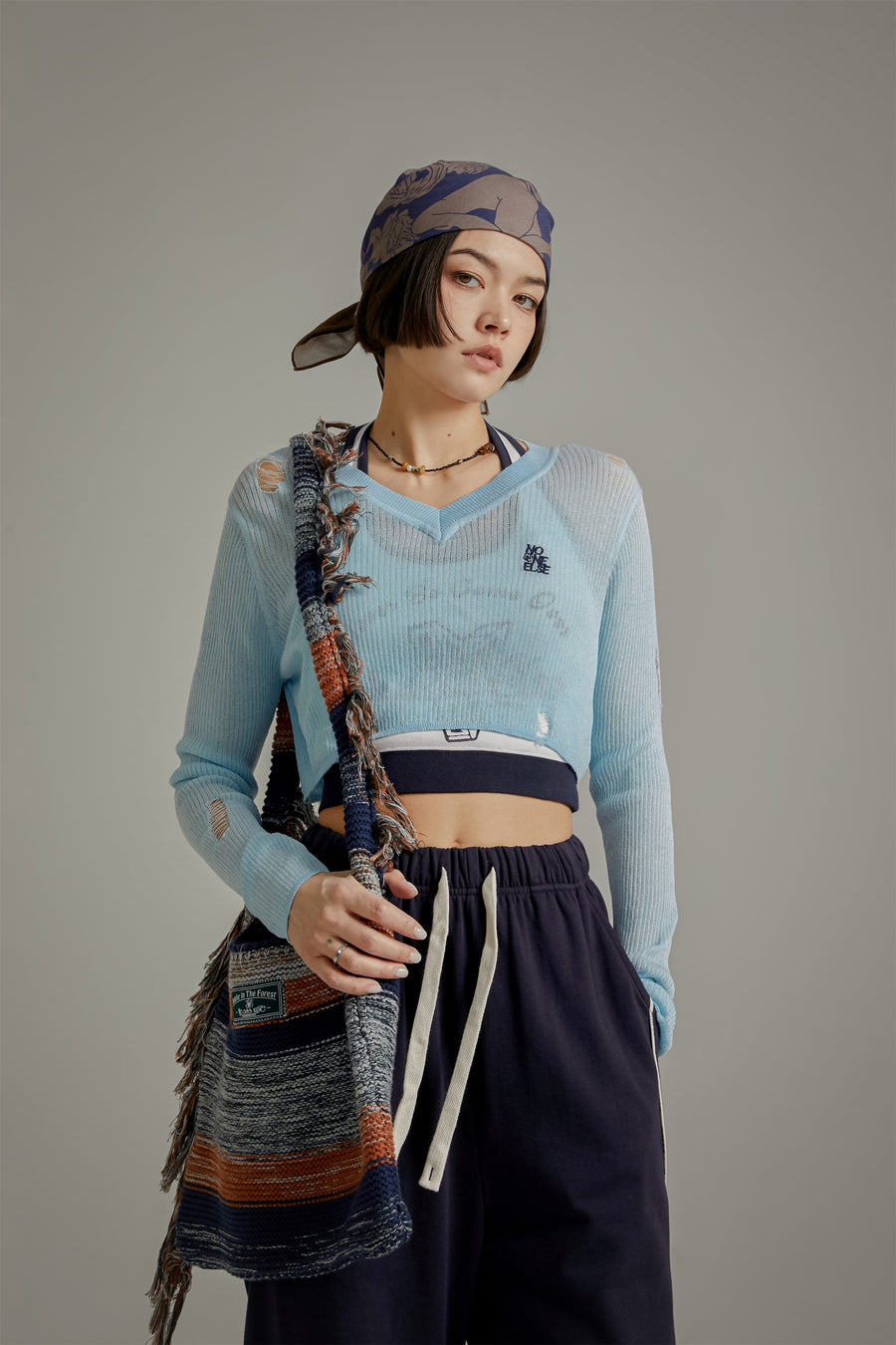 CHUU V-Neck Distressed Crop Knit Top