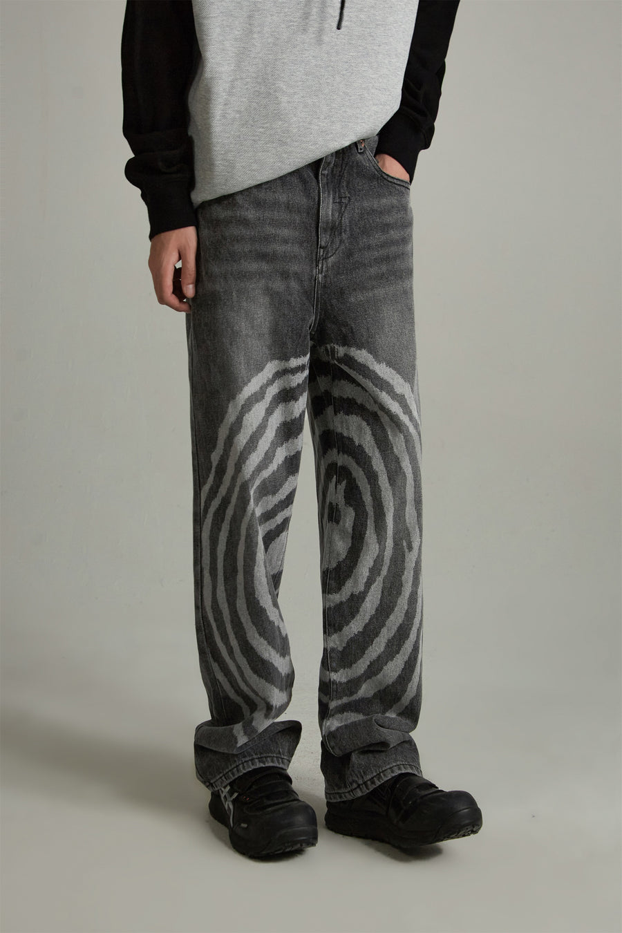 CHUU Noe Cool Design Straight Jeans