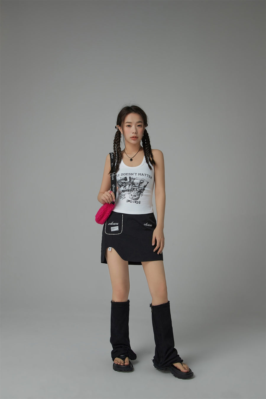 CHUU Size Doesnt Matter U-Neck Crop Sleeveless Tank Top