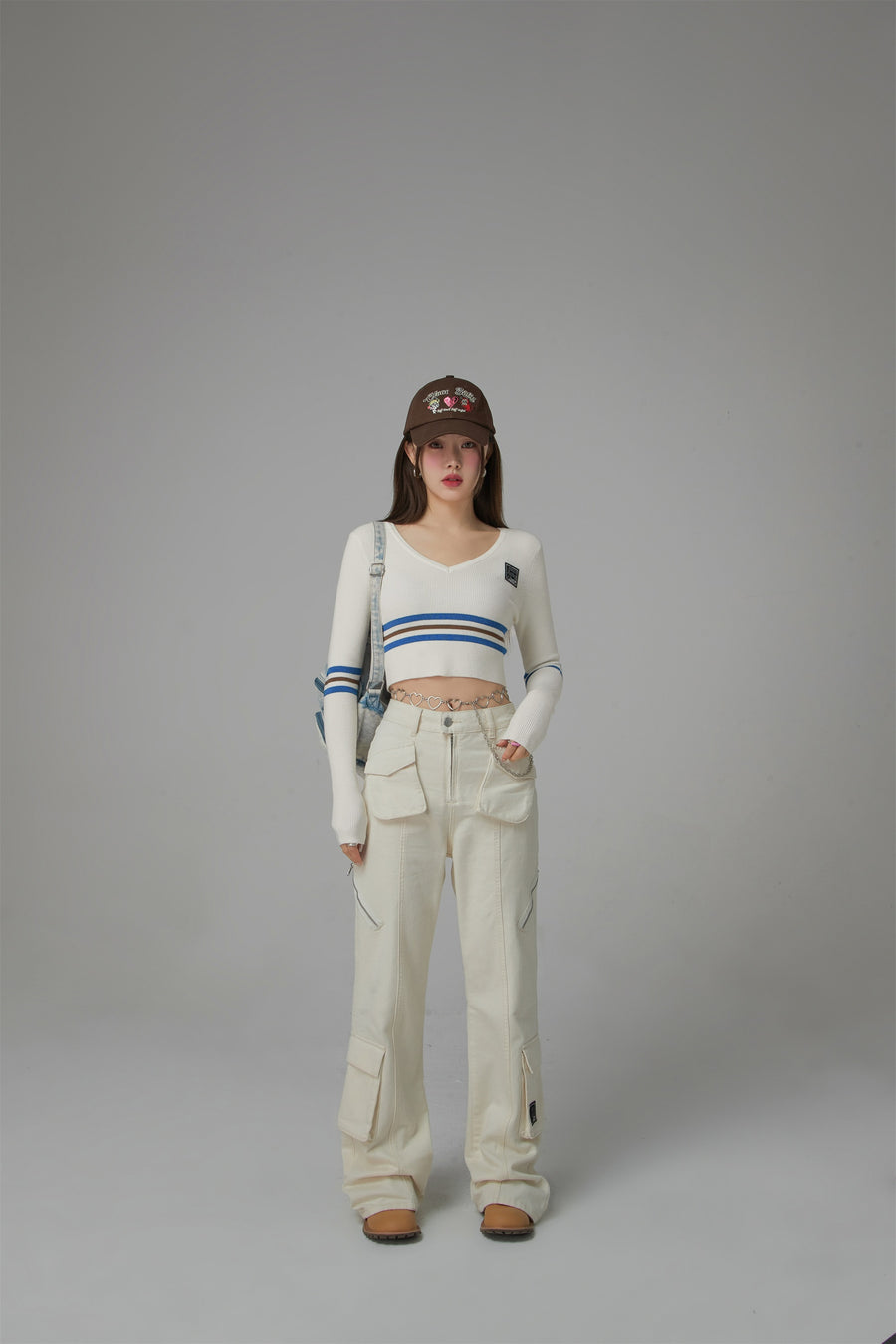 CHUU Unlock Stripes V-Neck Cropped Knit Sweater