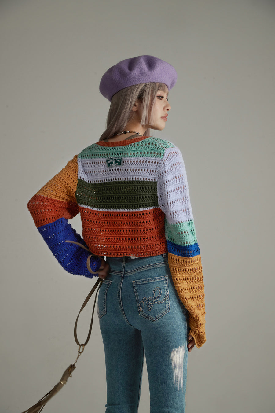 CHUU V-Neck Hole Knitted Color Knit Sweater