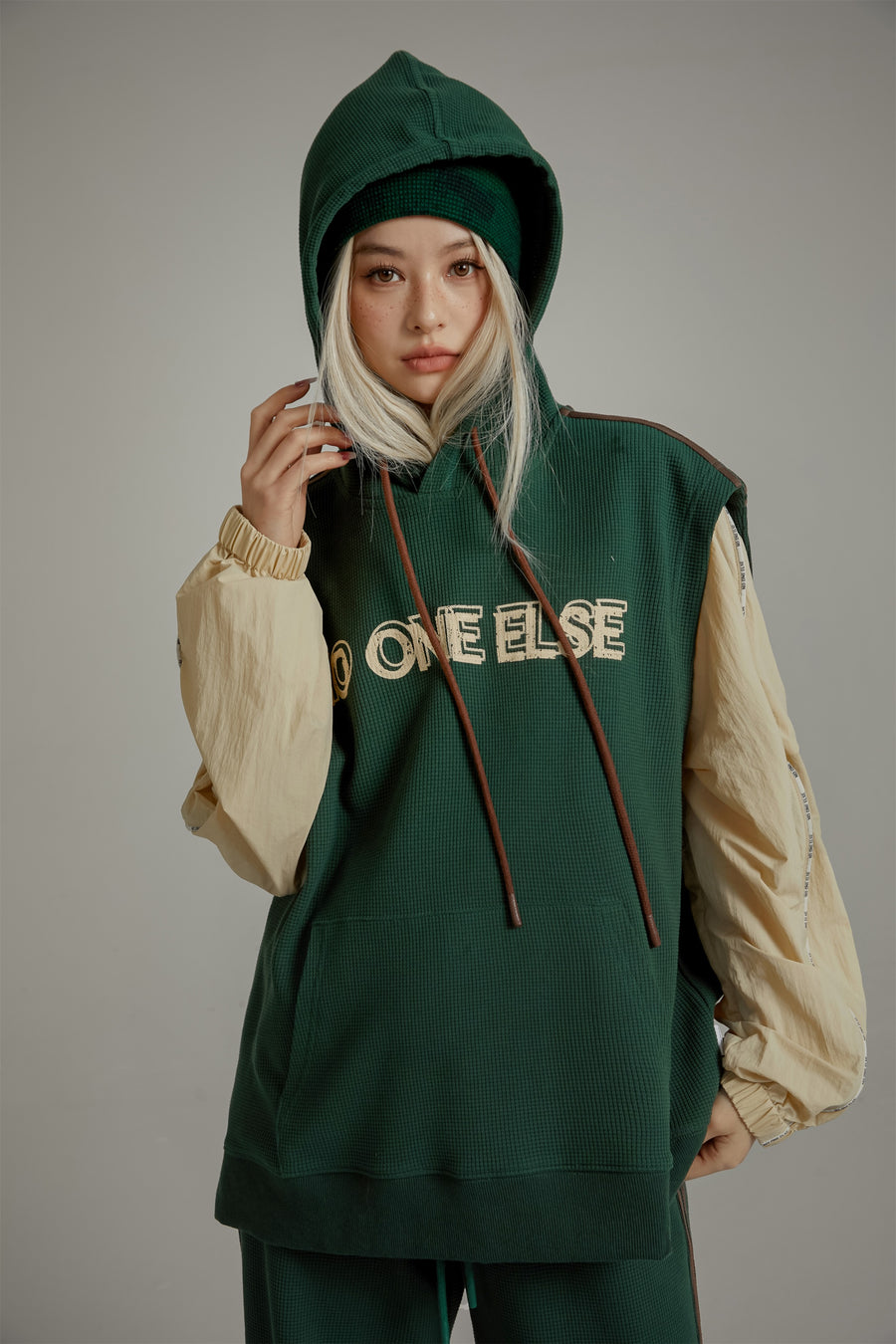 CHUU Loose Fit Hoodie Vest