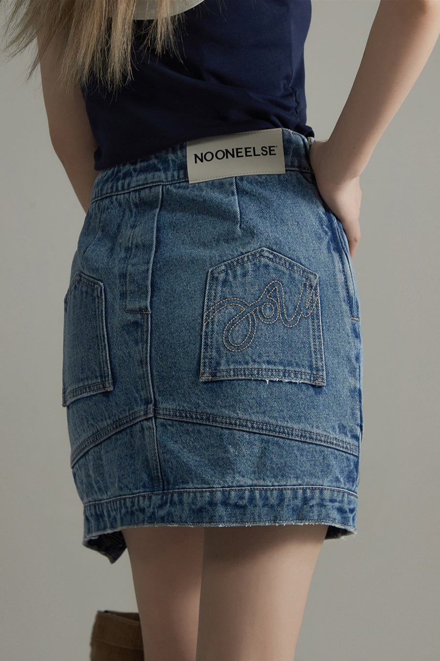 CHUU Unbalanced A-Line Denim Skirt