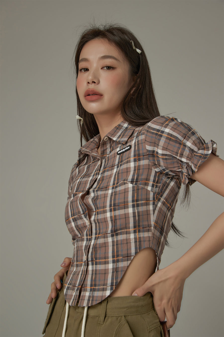 CHUU Eyelet Back Cut Out Check Shirt