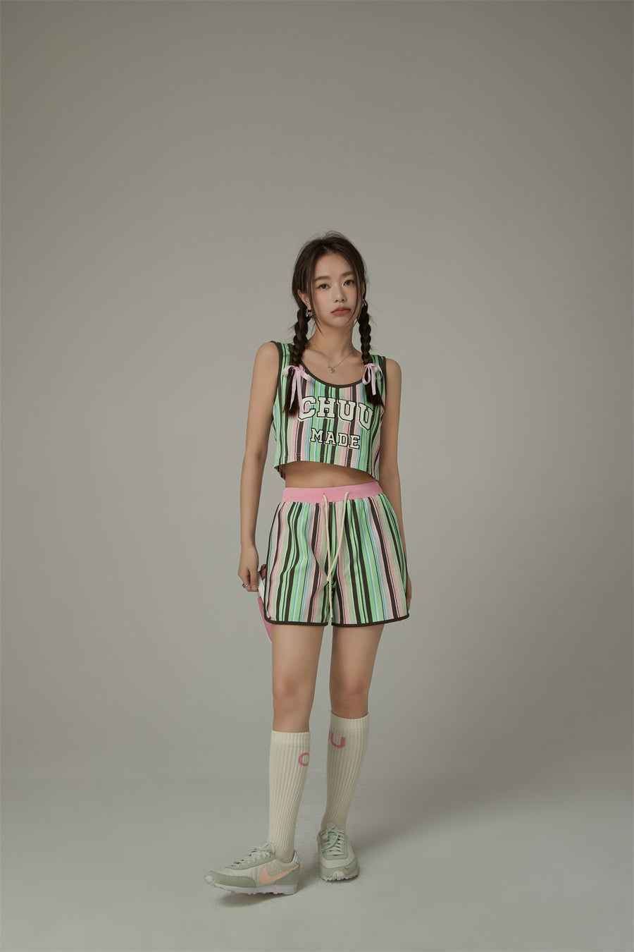 CHUU Rainbow Stripes Contrast Sleeveless Top