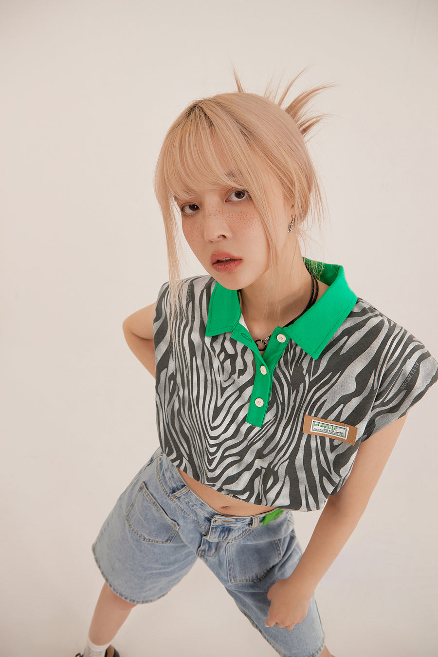 CHUU Zebra Loosefit Crop Sleeveless Top