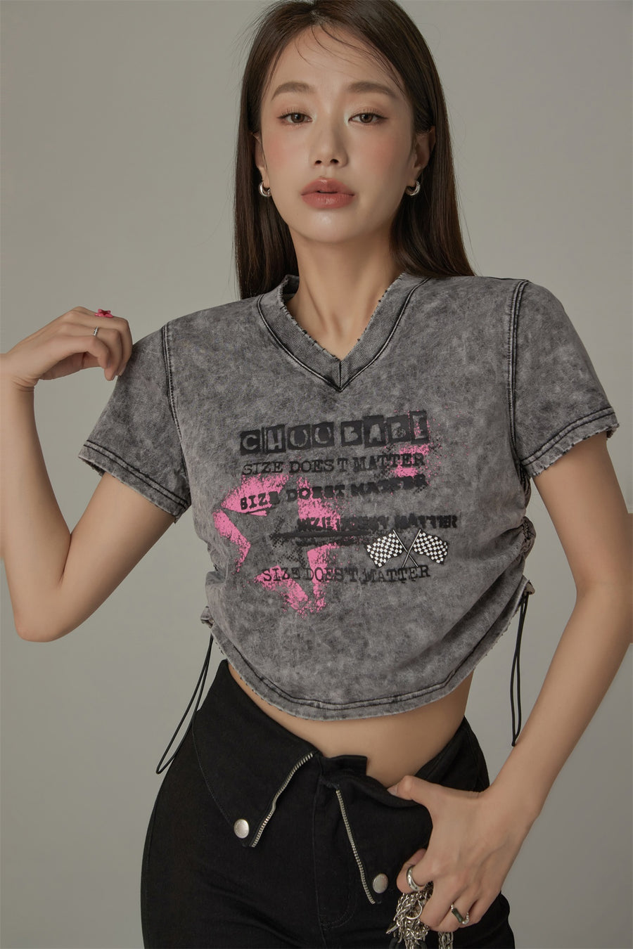 CHUU V-Neck Size Doesnt Matter Cropped T-Shirt