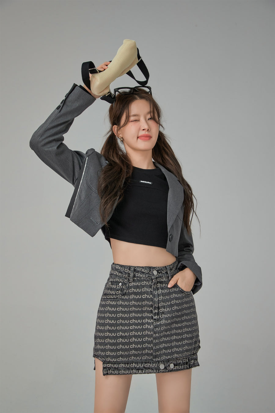 CHUU Slit Shoulder Long Sleeve Crop Top