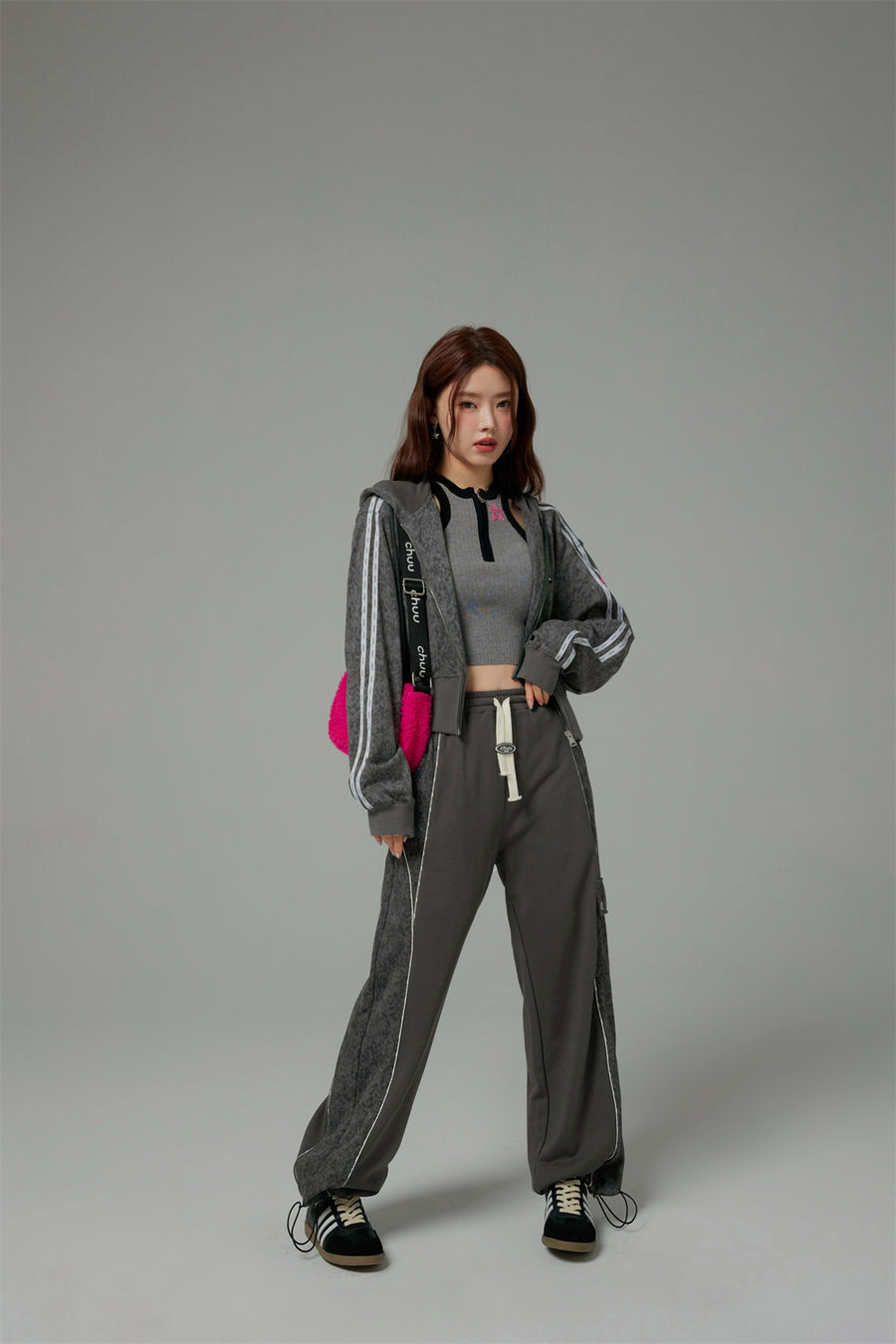 CHUU String Leopard Sweatpants