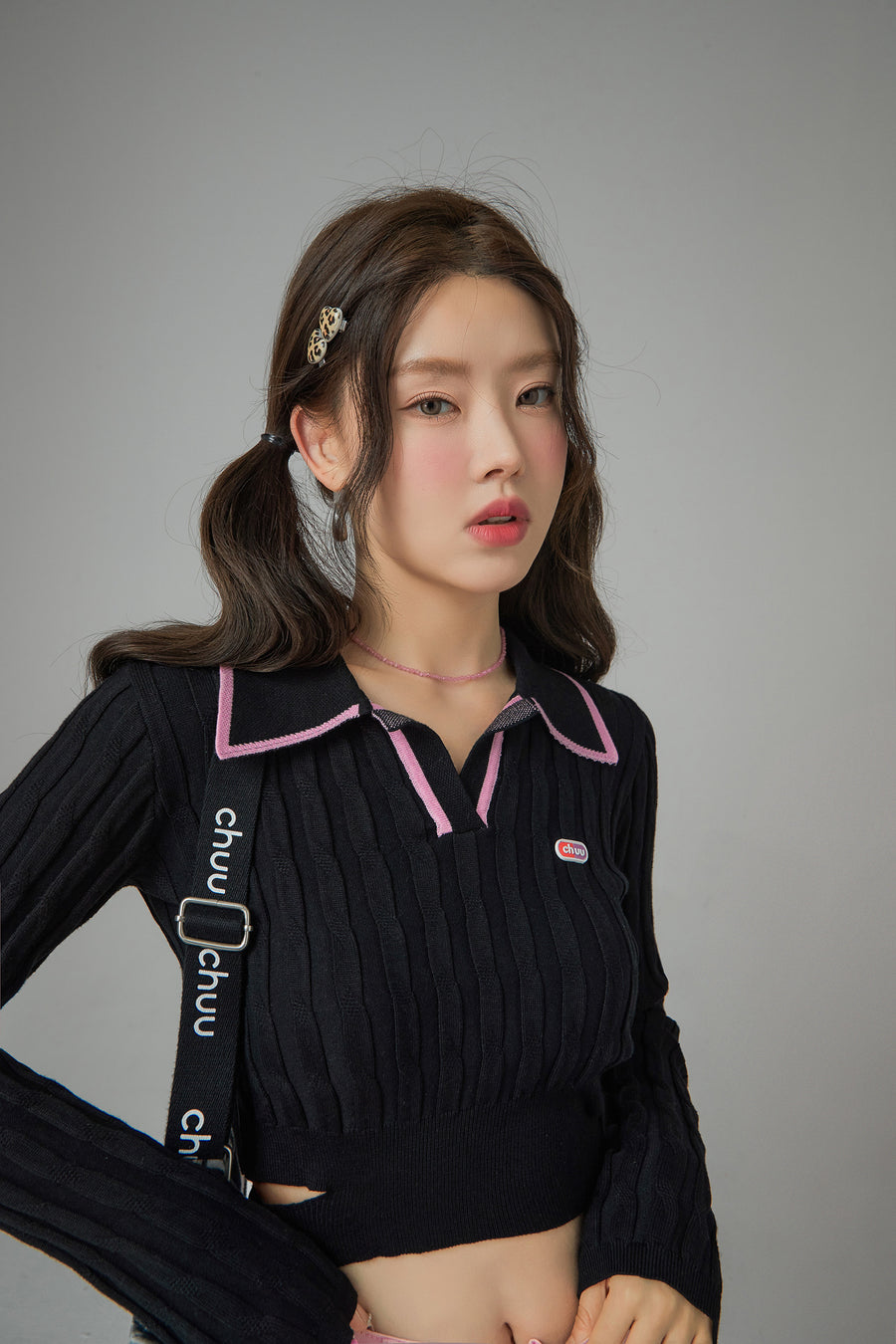 CHUU Enjoy The Breeze V-Neck Cropped Knit Top