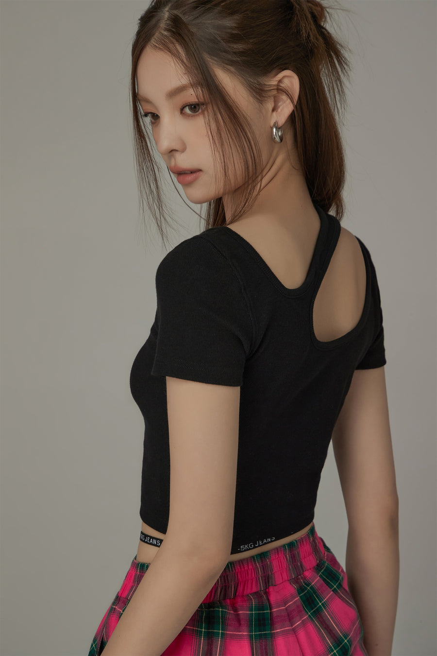 CHUU Cut Out Slim T-Shirt