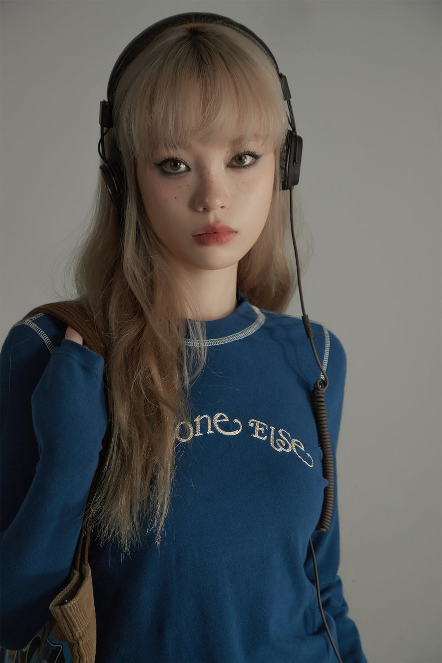 CHUU Noe Simple Round T-Shirt