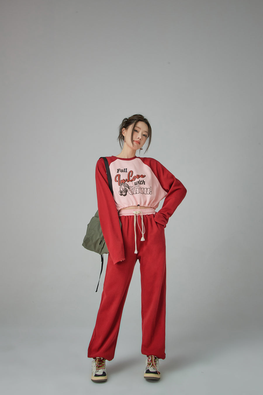 CHUU Feels Like Christmas Jogger Pants