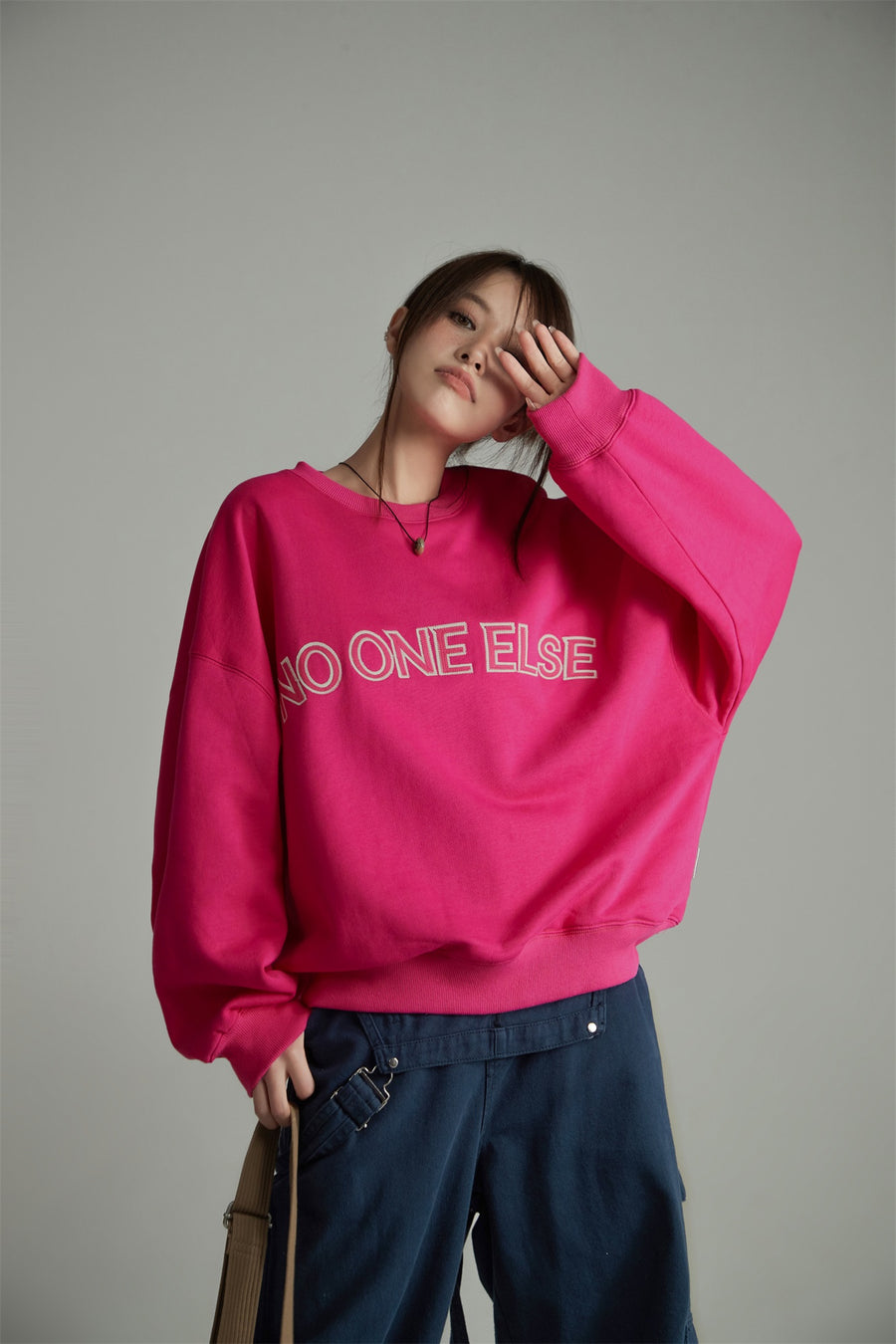 CHUU Noe Logo Printed Loose Fit Hoodie