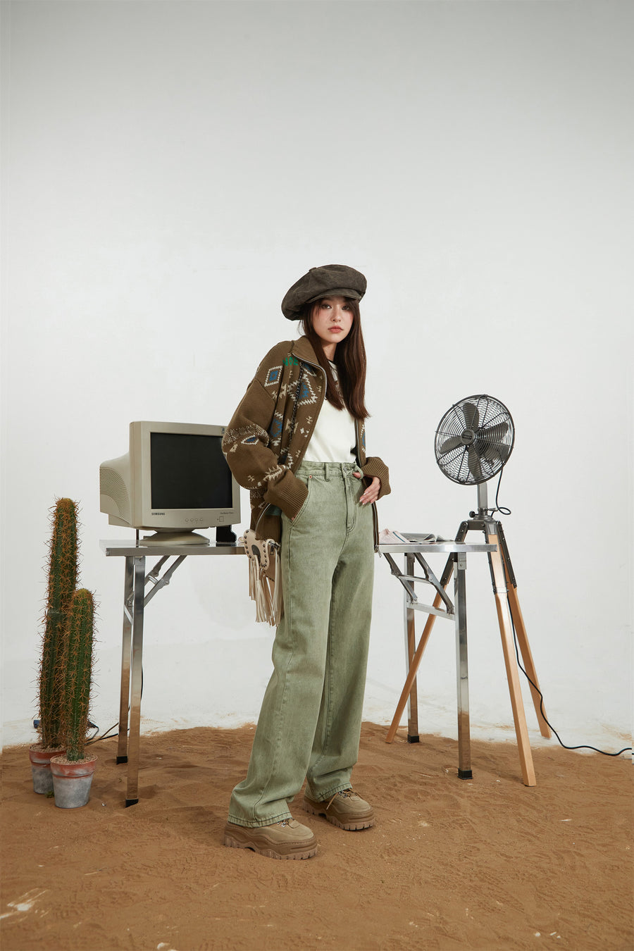 CHUU High-Waisted Denim Pants