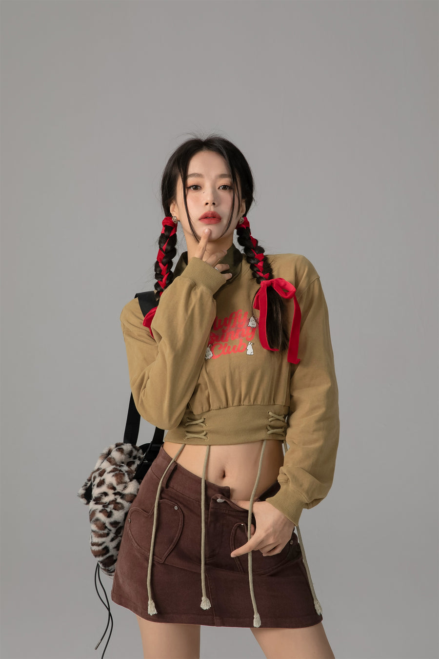 CHUU Red Bunny Cropped Sweater