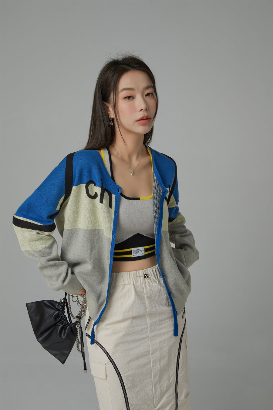 CHUU Color Contrast Sleeveless Crop Top