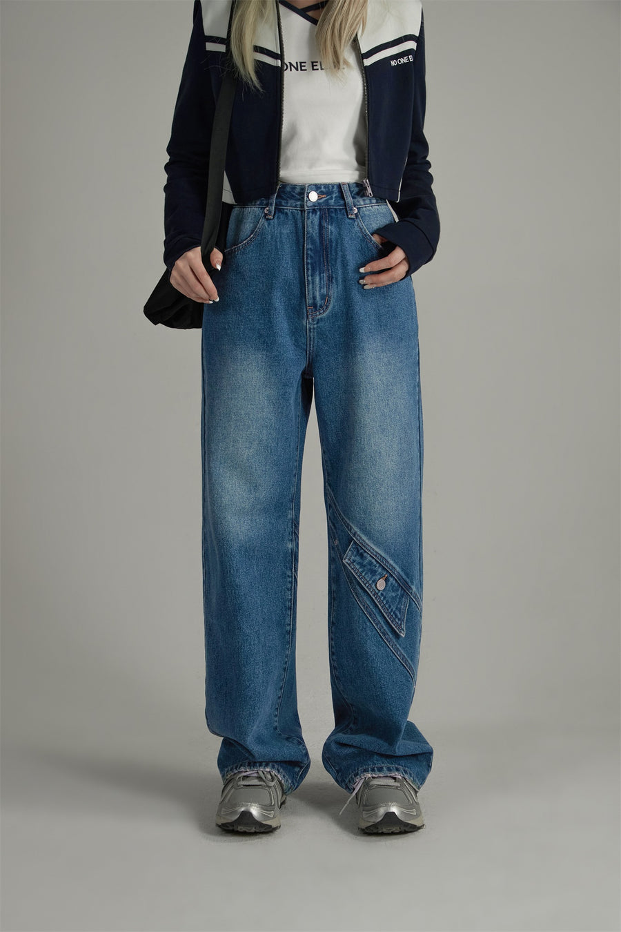 CHUU Knee Pocket Washed Wide Straight Jeans