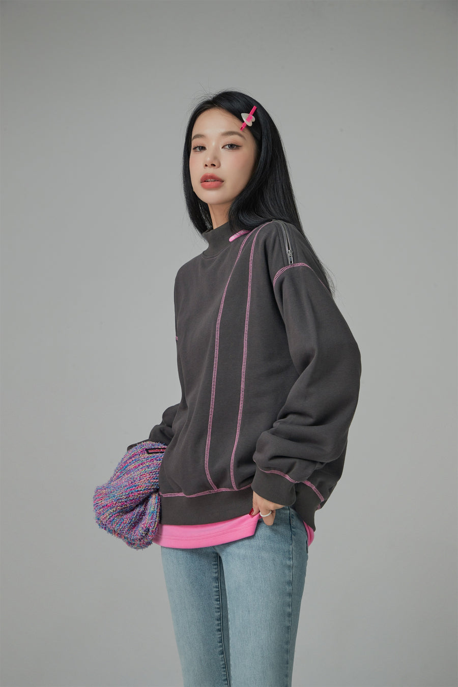 CHUU Babe Half Turtleneck Loose Fit Sweatshirt