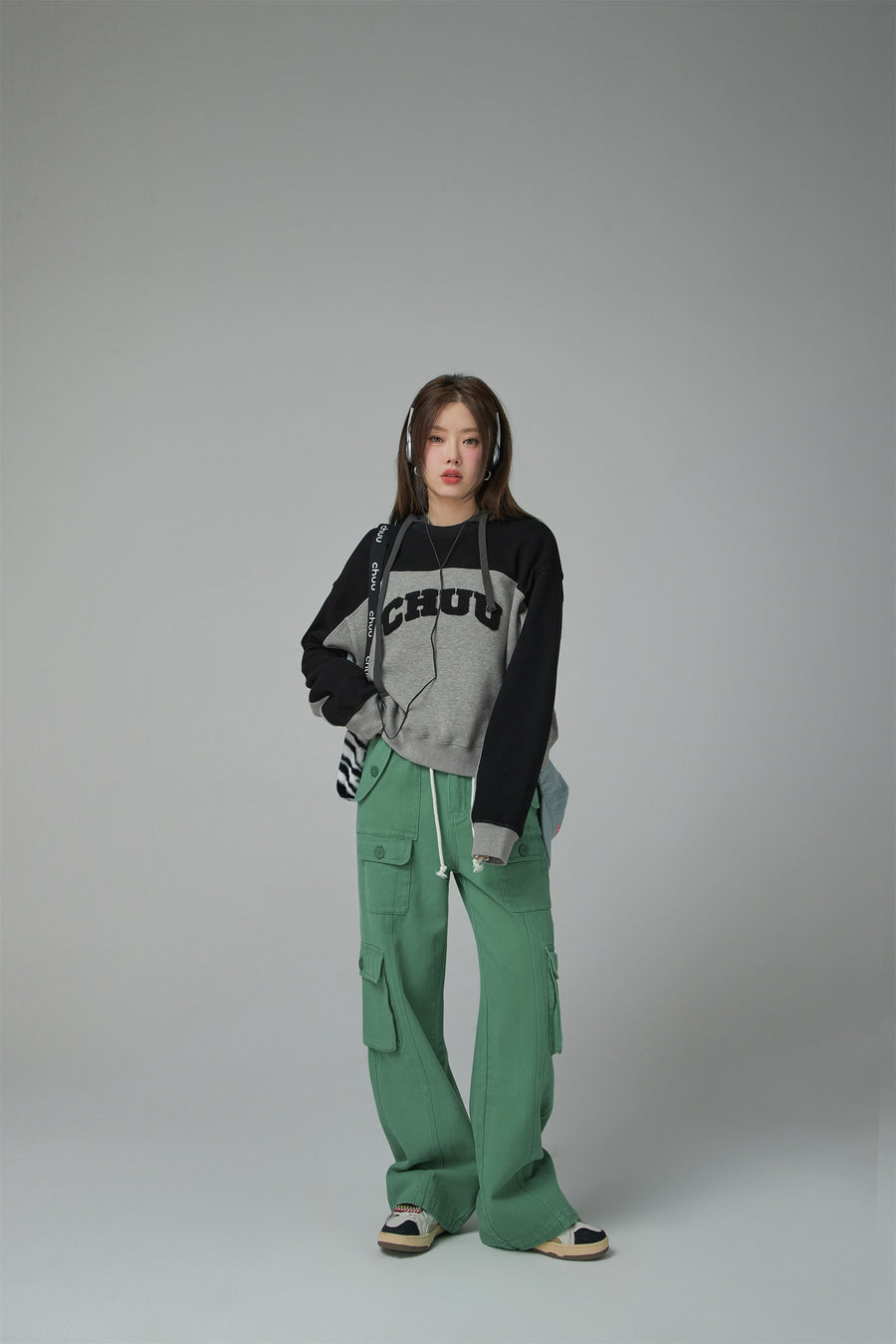 CHUU The Apple Of My Eye Loose-Fit Sweatshirt