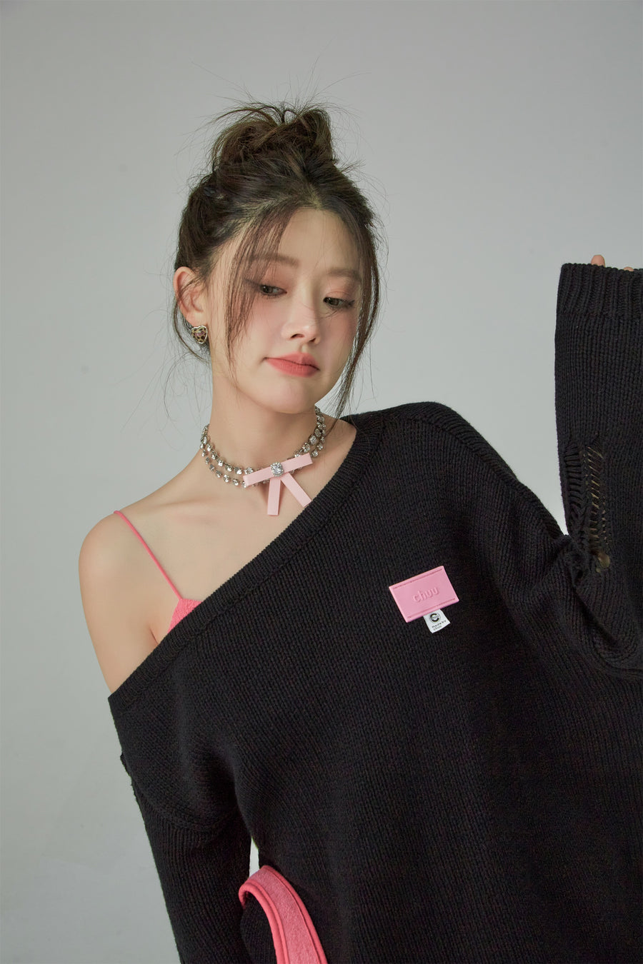 CHUU Let It Fall Off Shoulder Loose Knit Sweater