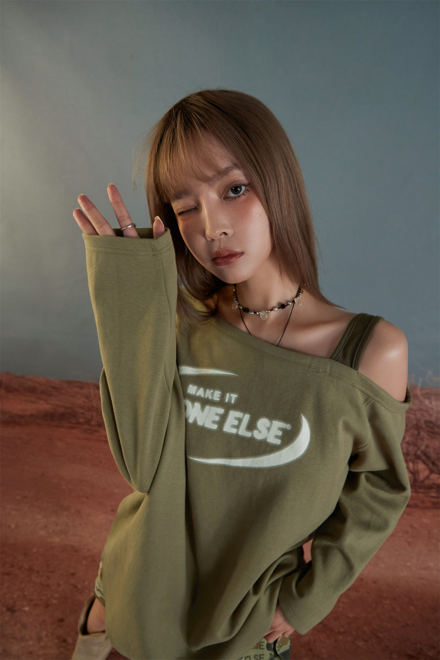 CHUU Noe Off Shoulder Loose Fit T-shirt