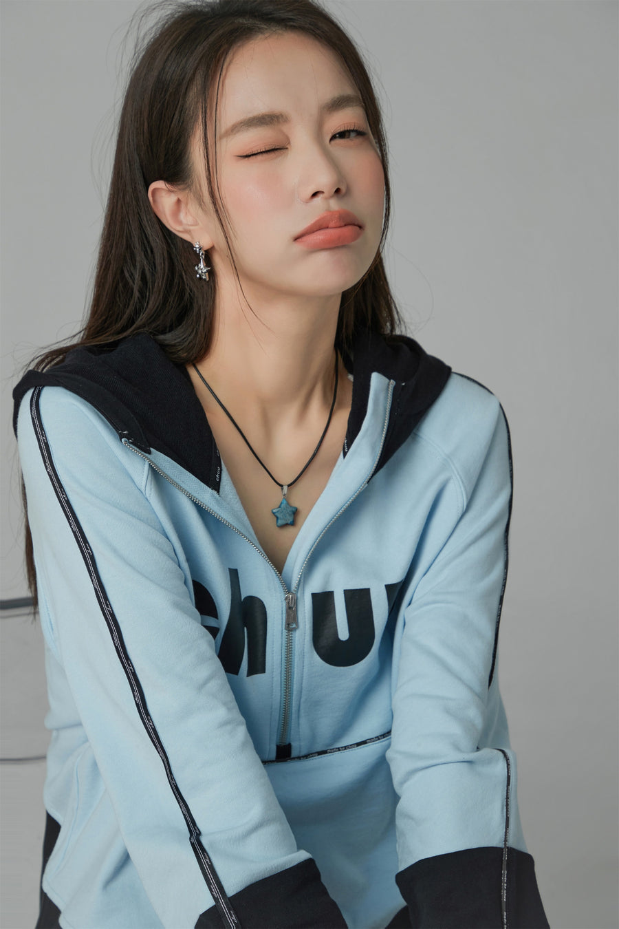 CHUU Chuu Lettering Half Zip-Up Hoodie