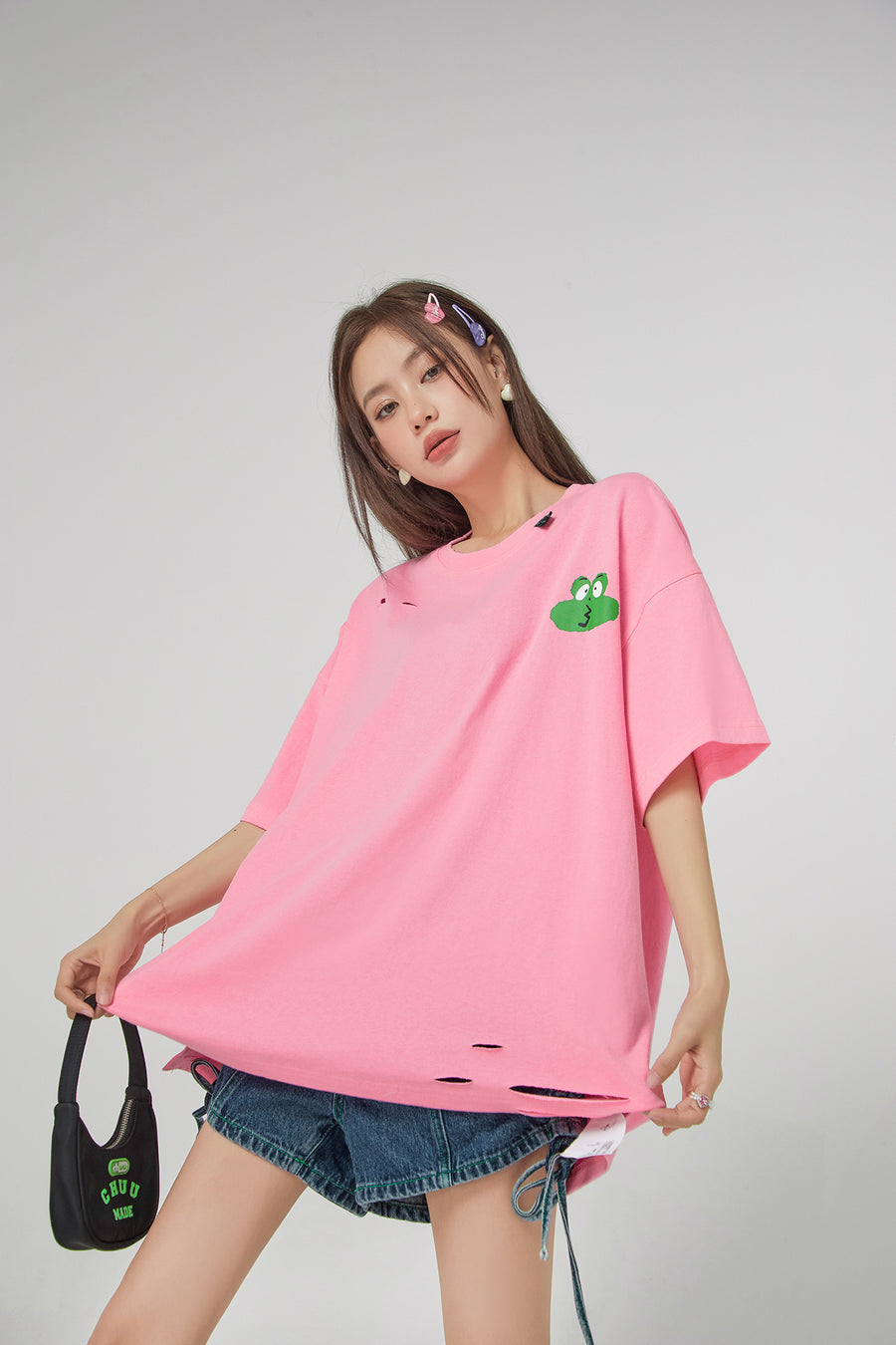 CHUU Frog With Moods Damage T-Shirt