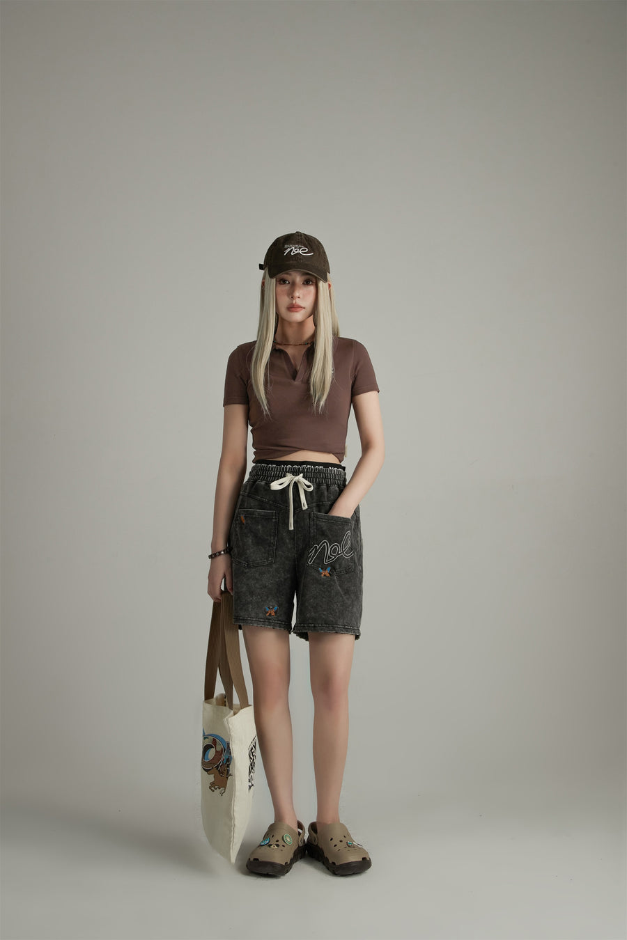 CHUU Banded Butterfly Pocket Shorts