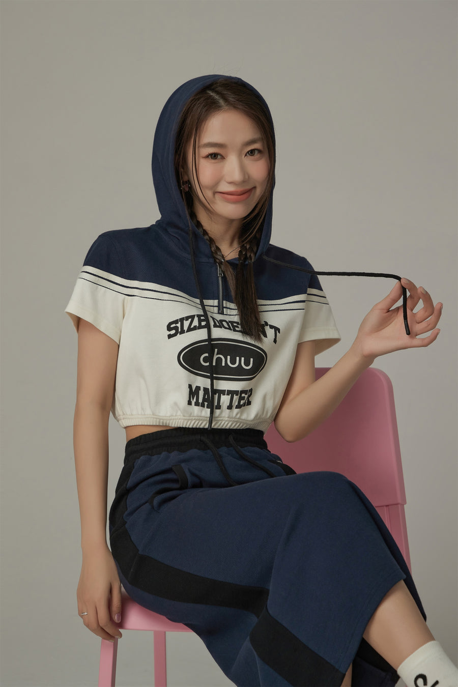 CHUU Size Doesnt Matter Half Crop Hoodie