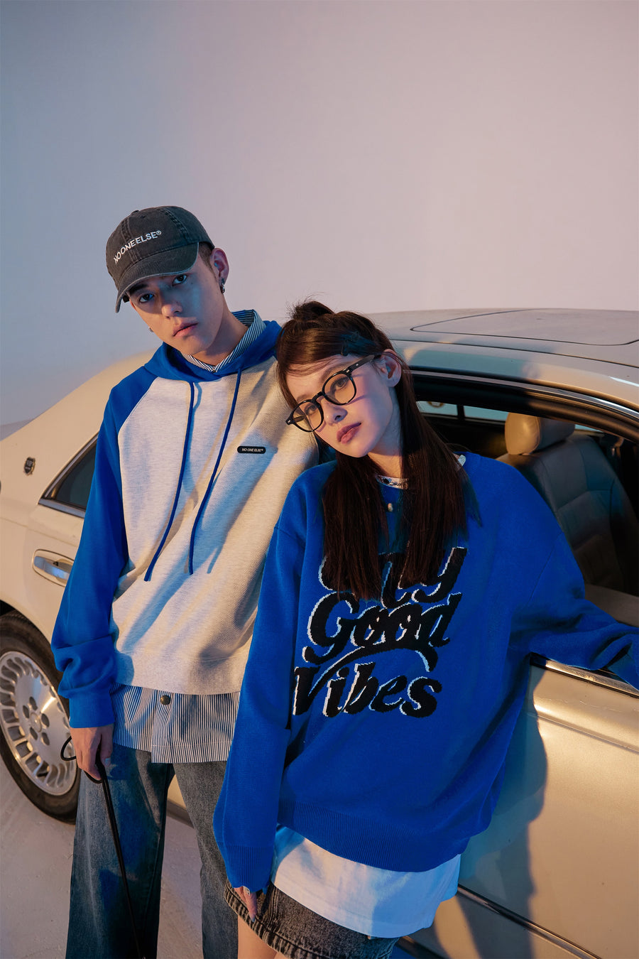 CHUU Noe Only Good Vibes Loose Fit Knit Sweater