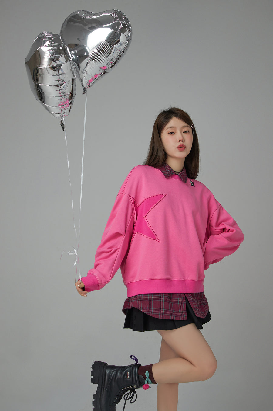 CHUU Just The Surface Star Loose Fit Sweatshirt