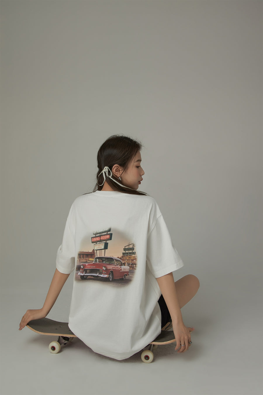 CHUU V-Neck Road Trip T-Shirt