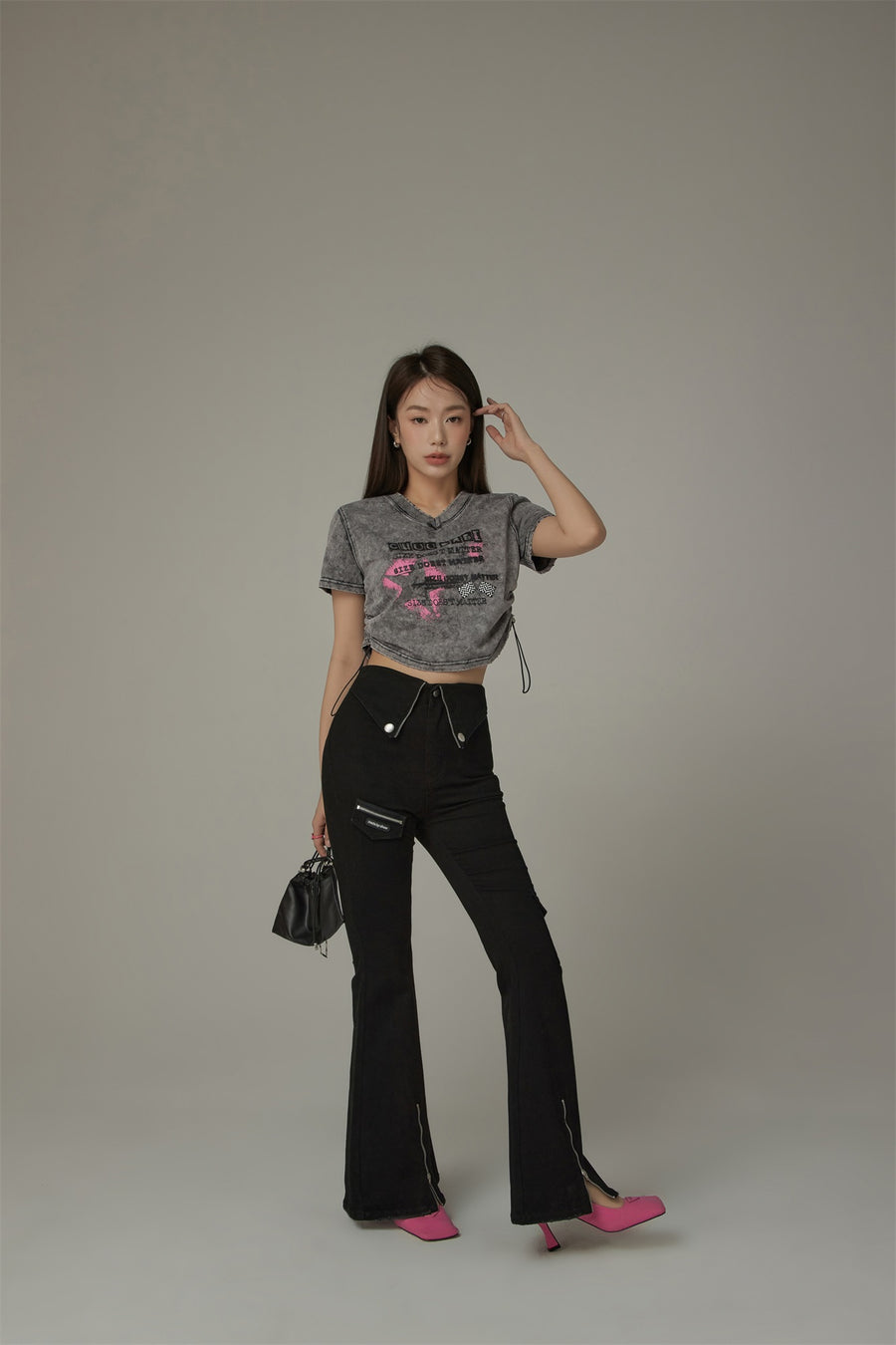 CHUU V-Neck Size Doesnt Matter Cropped T-Shirt