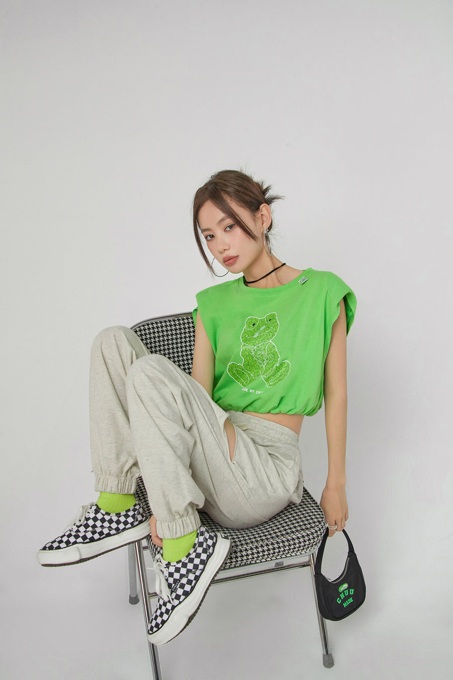 CHUU Happy Frog Shoulder Pad T-Shirt