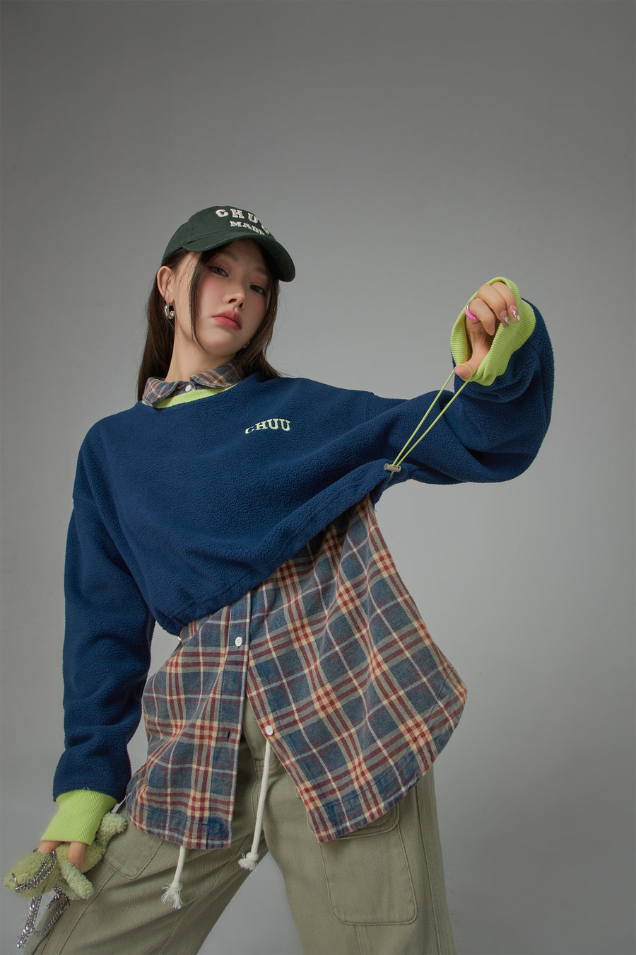 CHUU Fleece Color Matching Cropped Sweatshirt