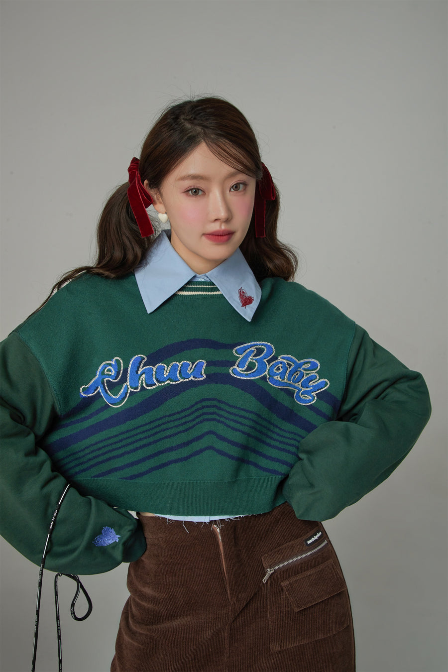 CHUU Day Dreamer Loose Fit Round Crop Sweatshirt