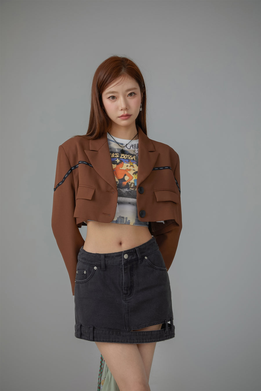 CHUU Art Contrast Cropped T-Shirt