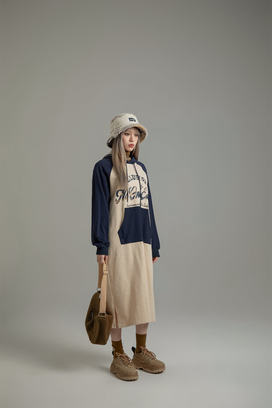 CHUU Raglan Loose Fit Hooded Dress