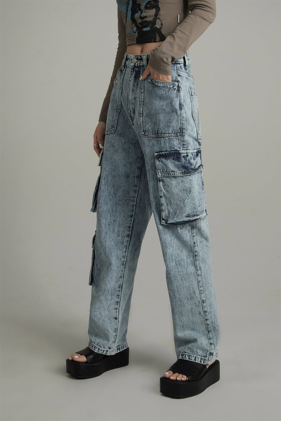 CHUU High Waist Wide Deep Pockets Straight Jeans