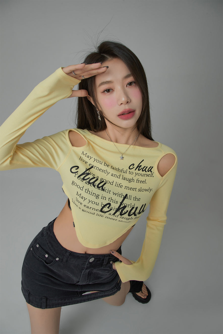 CHUU Shoulder Cut Outs Cropped T-Shirt