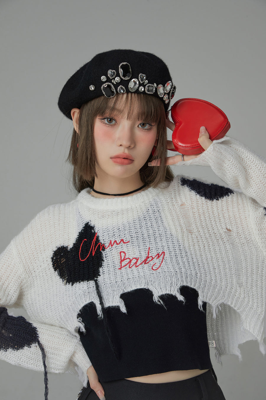 CHUU Distressed Heart Cropped Knit Sweater