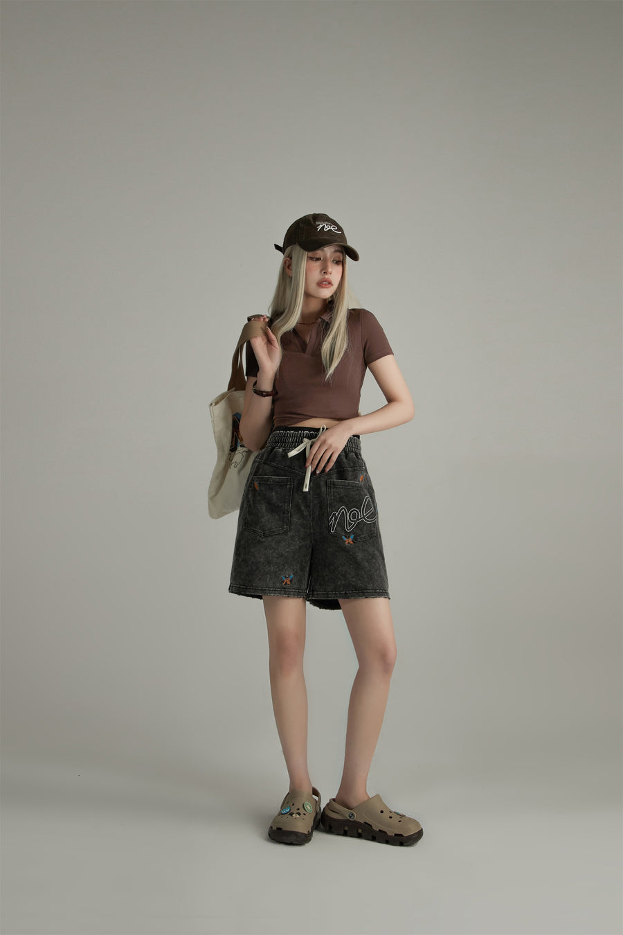 CHUU Banded Butterfly Pocket Shorts