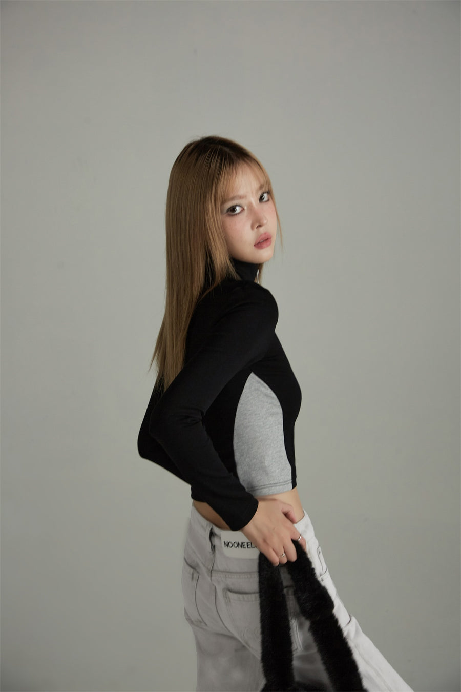 CHUU Noe Half Zip Up T-Shirt