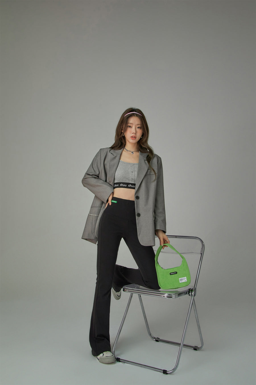 CHUU Keeping Secrets Open Back Suit Jacket