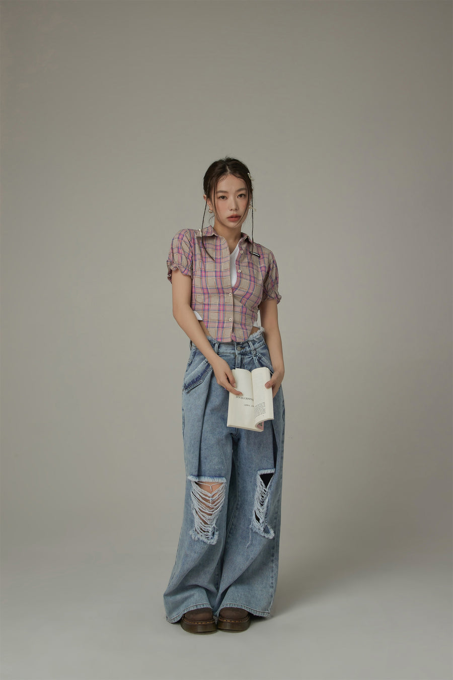 CHUU Eyelet Back Cut Out Check Shirt