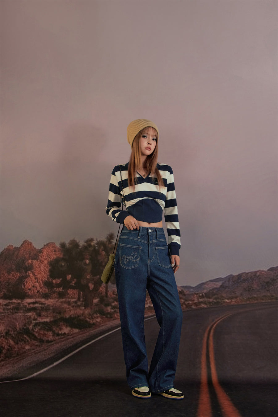 CHUU Back-Pockets Front Straight Jeans