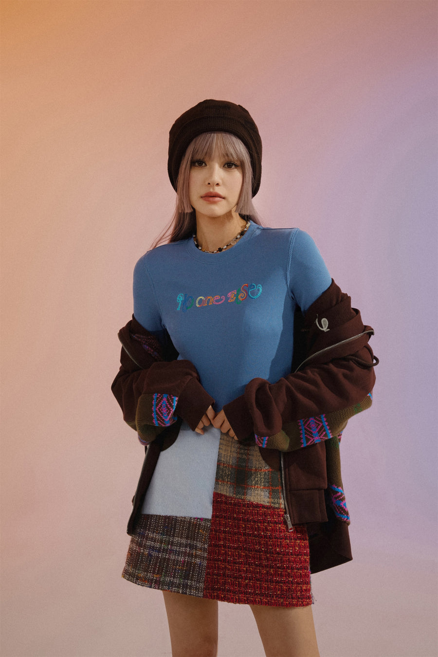 CHUU Color Embroidered Cropped T-Shirt