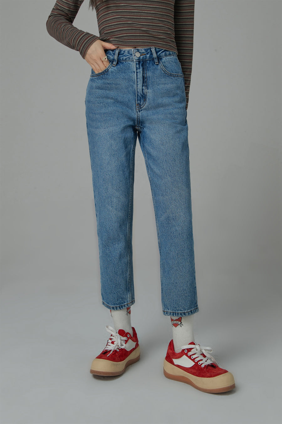 CHUU Can We Fall High-Waist Straight Jeans